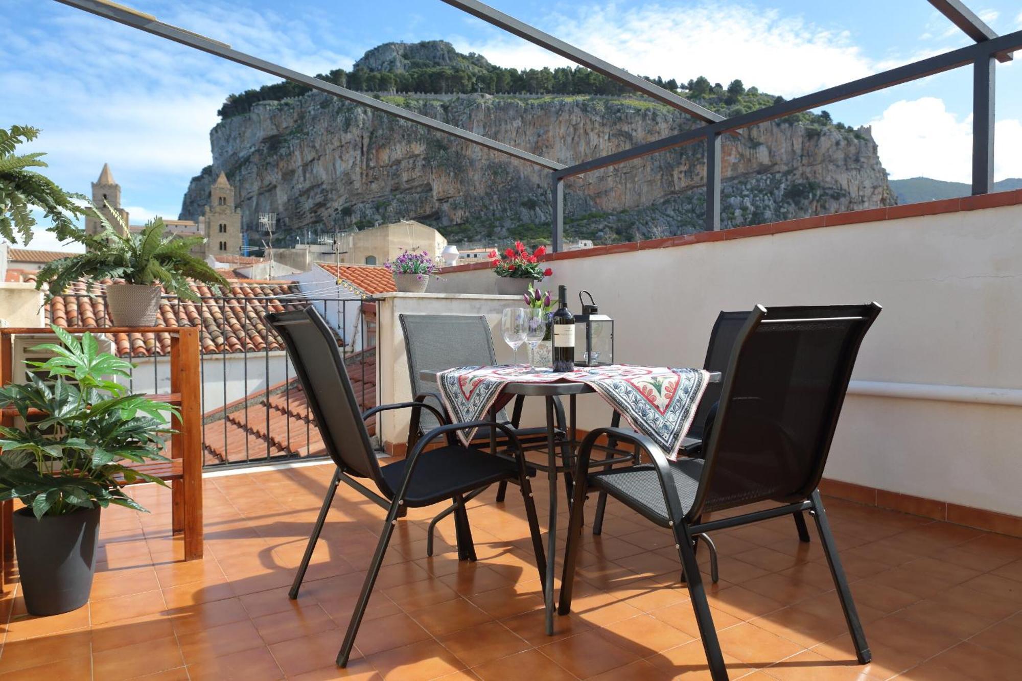 Terrazza Del Cortile - By Vacation Service Чефалу Екстер'єр фото